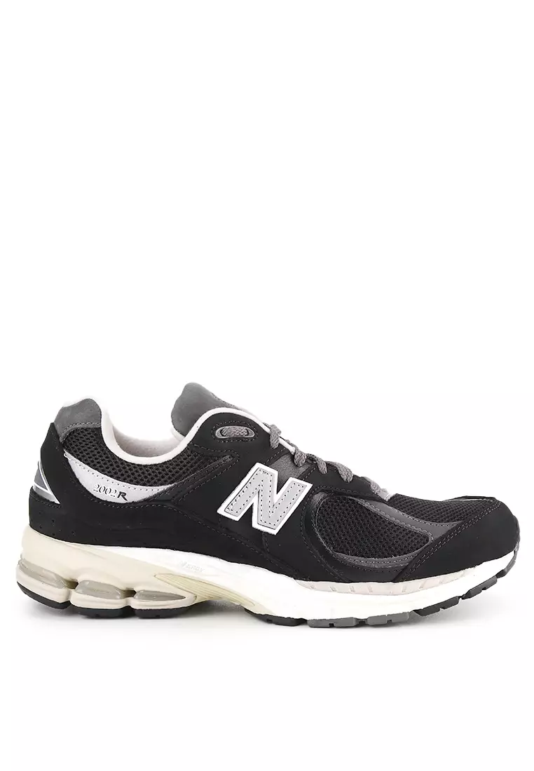 NEW BALANCE 2002R BLACK